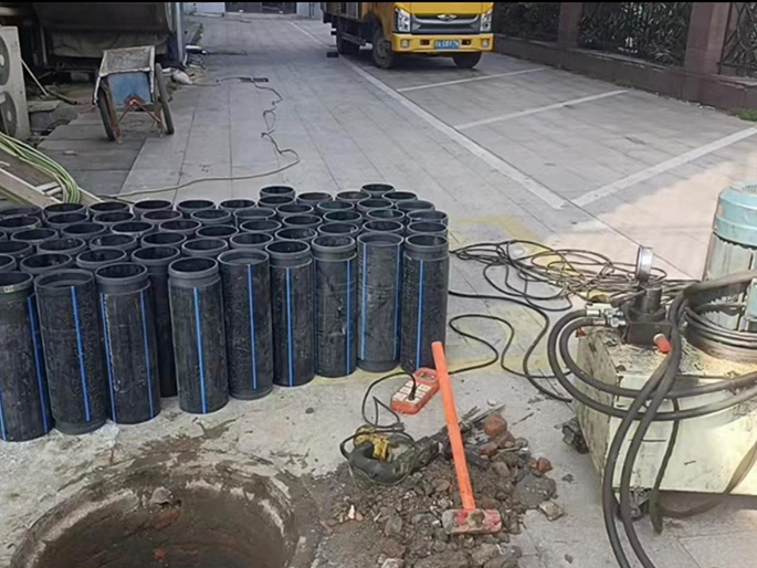荔湾PE置换管厂家 DN315置换管 非开挖管短管置换